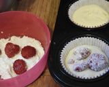 Φωτογραφία βήματος 6 της συνταγής Raspberry Muffins - Κεκάκια με Σμέουρα