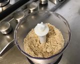 Une image de l'étape 1 de Pâte brisée épeautre, lait et fruits à coque.