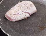 Foto del paso 1 de la receta: Solomillo de pavo con manzana caramelizada y hojaldre