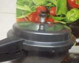 A picture of step 5 of Dal palak (In pressure cooker).