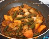 A picture of step 9 of Restaurant Style Bhindi Do Payza.