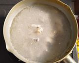 Foto langkah ke 1 dari resep Bubur Ayam dengan Kaldu Ayam.