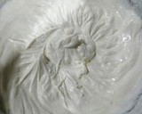 Foto del paso 2 de la receta: Mousse de piloncillo con jelly de tejocote con guayaba