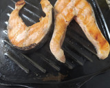 Foto del paso 5 de la receta: Salmón en salsa Menier