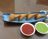 A picture of step 5 of Whole Wheat Bread Samosas.