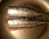 Foto del paso 4 de la receta Caballas a la plancha, a los aromas de laurel