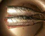 Foto del paso 4 de la receta: Caballas a la plancha, a los aromas de laurel