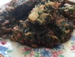Foto del paso 7 de la receta Buñuelos de kale, espinacas y rabanitos
