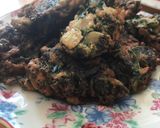 Foto del paso 7 de la receta: Buñuelos de kale, espinacas y rabanitos