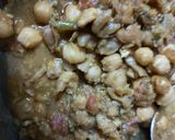A picture of step 2 of Punjabi choly with mint chattny curd.