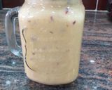 صورة لخطوة 2 من وصفة سموثي موز وخوخ