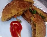 A picture of step 8 of Chicken tikka bread pockets.