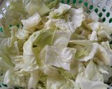 Hình bước làm 1 của món Canh bắp cải hầm xương