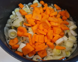 Foto del paso 2 de la receta: Medallón de ternera en salsa de puerros y zanahorias
