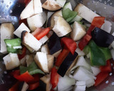 Foto del paso 2 de la receta: Espaguetis con verduras 🍆🥕🫑🥒🥔🧄🧅