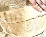 A picture of step 3 of Khasta Karara Paratha.