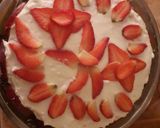 صورة لخطوة 3 من وصفة كيك بالكريمة والفراولة 😋🍓🎂