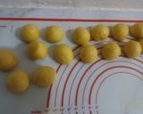 Foto langkah ke 5 dari resep Roti Sobek Labu Kuning.