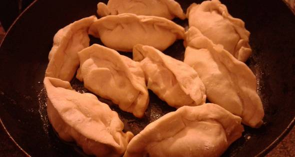 8 Gyozas O Empanaditas Chinas  (Dumplings)