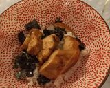 Foto del passaggio 7 della ricetta Teriyaki chicken bowl - riso con pollo in salsa teriyaki
