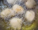 A picture of step 3 of Dahi Vada.