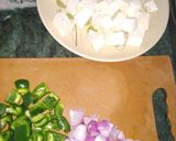 A picture of step 1 of Paneertikka.