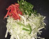 A picture of step 1 of Tri-Colour Chicken Pasta Platter.