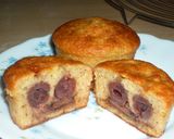 Meggyel és csokival töltött muffin recept fázis 8 fotója