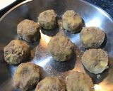 A picture of step 3 of Meaty cutlets.