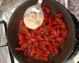 ताजी लाल मिर्च की सब्जी (Taazi lal mirch ki sabzi recipe in Hindi) रेसिपी चरण 7 फोटो