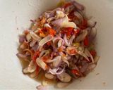Foto langkah ke 2 dari resep Tongkol Suwir Sambal Matah.