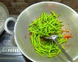 Foto langkah ke 3 dari resep Resep Tumis Kangkung Simple Tetap Hijau.