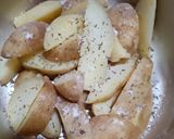 Foto langkah ke 1 dari resep Potato Wedges.