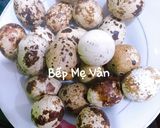 Hình bước làm 1 của món Trứng cút chiên sốt mắm tỏi