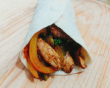 Foto del paso 8 de la receta: Fajitas de verduras con pollo