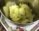 A picture of step 1 of Spicy Green Amla Chutney.