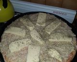 Foto del paso 7 de la receta: Pizza con salsa blanca y cebolla caramelizada