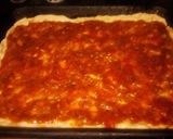 Foto del paso 3 de la receta: Pizza con muzarella (bien rica)