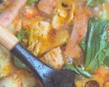 Foto langkah ke 5 dari resep Steamboat tomyum.