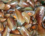 Foto langkah ke 2 dari resep Kerang ijo masak merah.