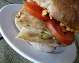 A picture of step 4 of Banana omelet burger.