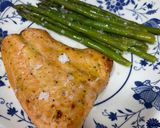 Foto del paso 5 de la receta: Salmón a la miel mostaza con espárragos verdes en papillot, freidora de aire