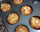 Foto del paso 2 de la receta: Mini tortillas de atún, pimientos rojos y queso al horno