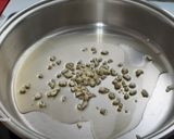 Foto del paso 2 de la receta: Cazuela de arroz integral con voladores y langostinos