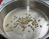 Foto del paso 2 de la receta: Cazuela de arroz integral con voladores y langostinos