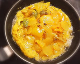 Foto del paso 5 de la receta: Tortilla de patatas y alcachofa con huevos de gallina araucana