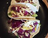 A picture of step 4 of Chicken vegetable spicy tacos.
