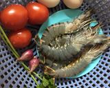 Hình bước làm 1 của món Tôm rim trứng cà chua