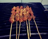 Foto langkah ke 5 dari resep Sate ayam bumbu lengkuas.