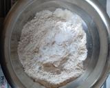 পিজা উইথ ক্রীমি ম্যাগি টপিং (pizza with creamy Maggi toping recipe in Bengali)) রেসিপি ধাপ - 2 ছবি